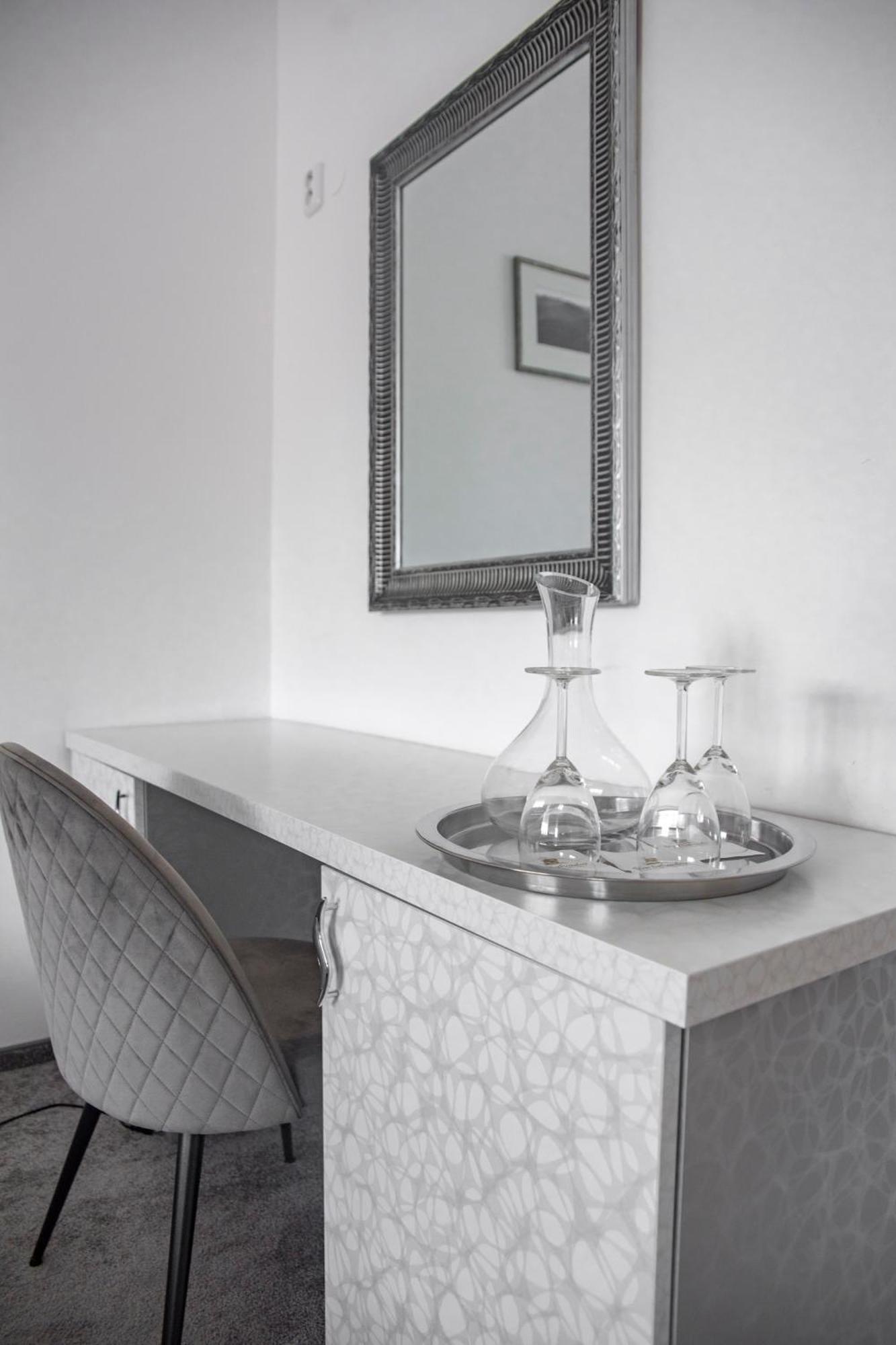 Classic Apartmany Trinec Exterior foto