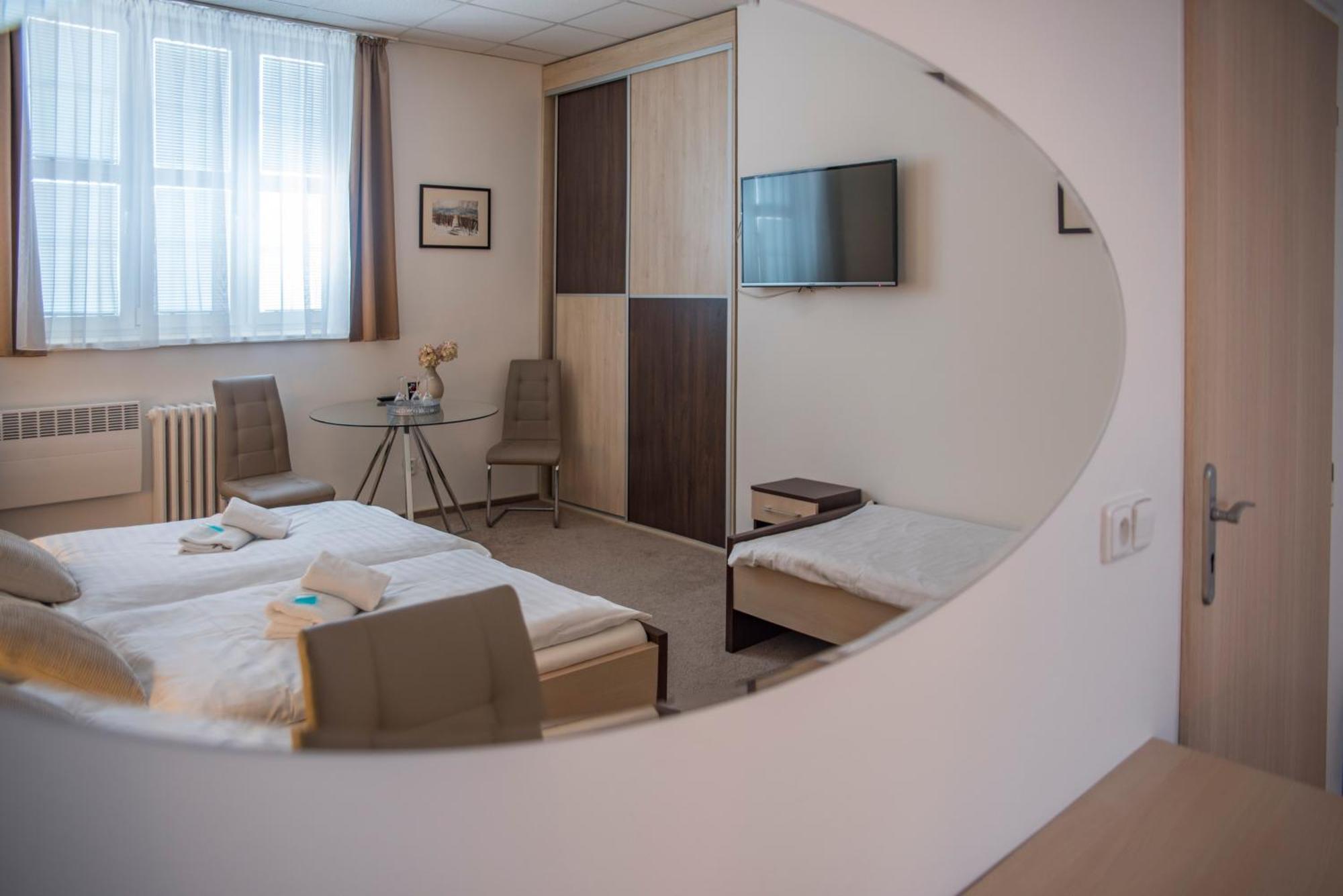 Classic Apartmany Trinec Exterior foto